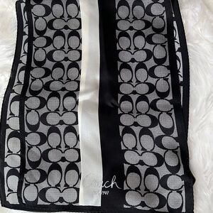 Coach Monochrome Signature Scarf